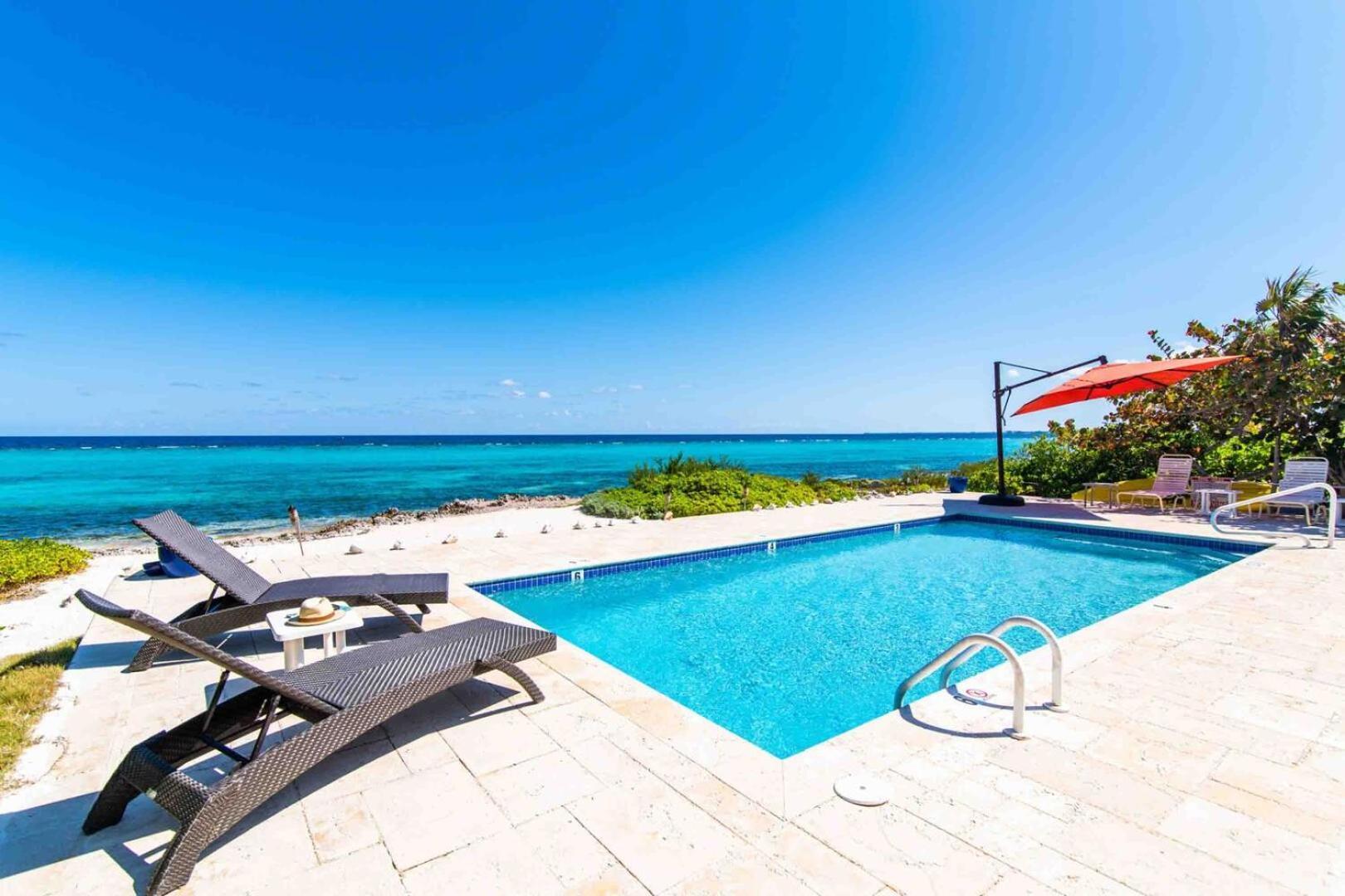 Driftwood Village Thatch Hill - Renovated Beach House With Pool, Short Walk To The Rum Point Club מראה חיצוני תמונה
